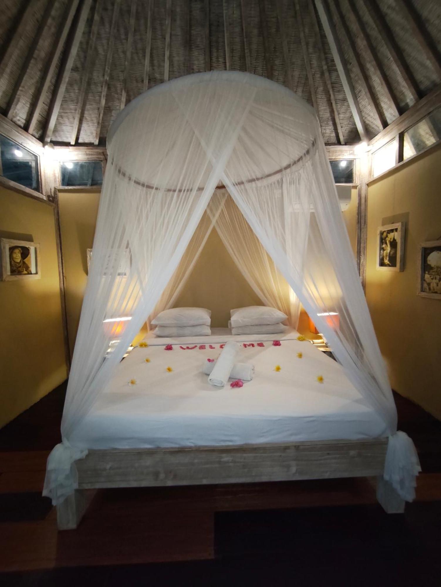 Villa Ibu Гили Траванган Экстерьер фото