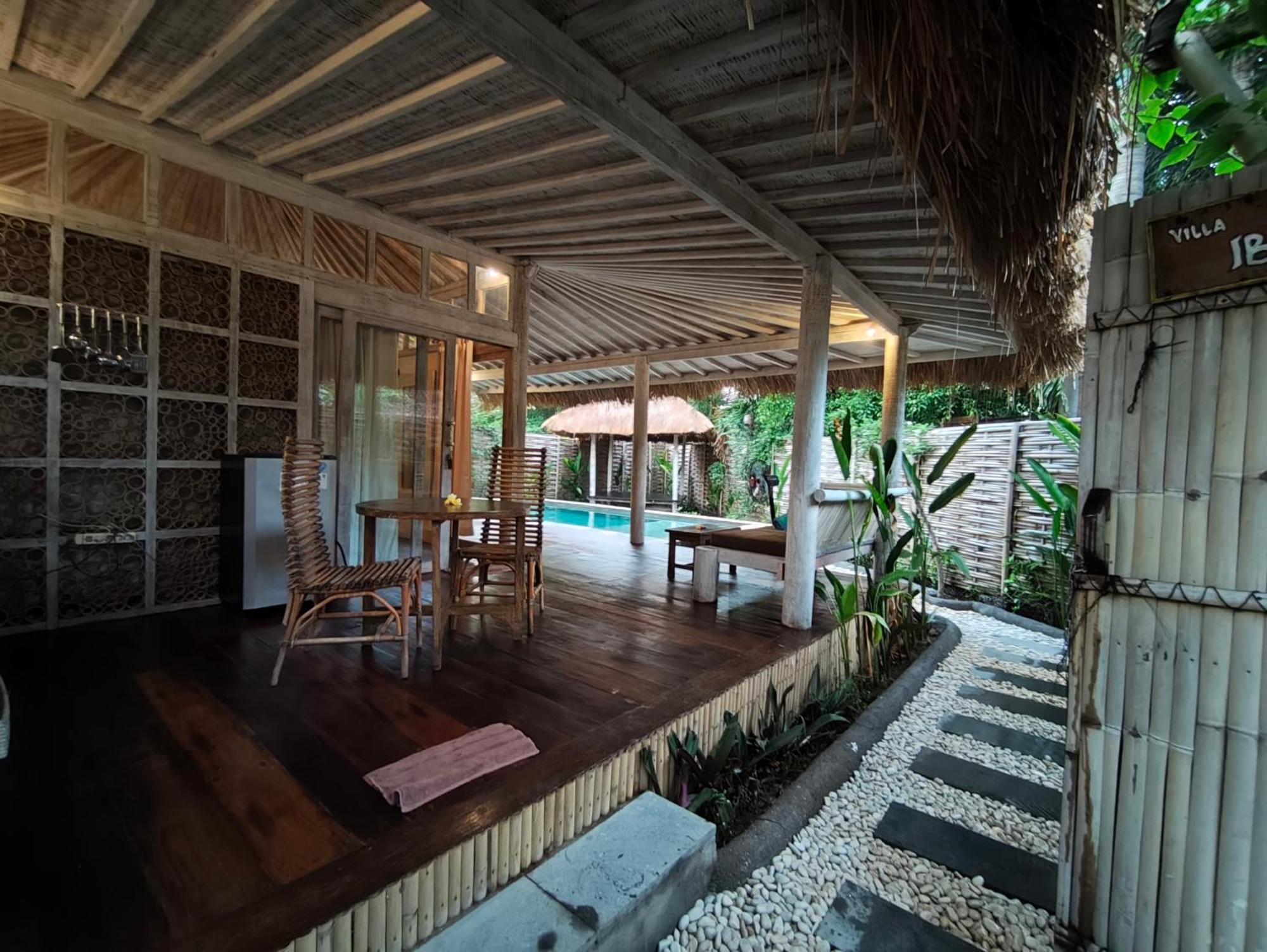 Villa Ibu Гили Траванган Экстерьер фото